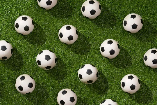 用户在手机上使用 熊猫体育 应用